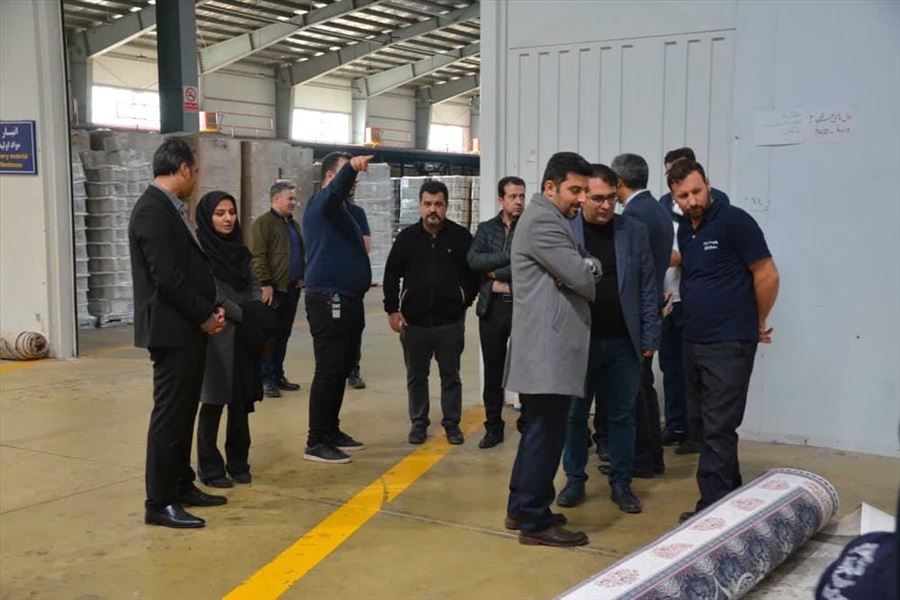 بمناسبت هفته پژوهش جمعی از اساتید دانشگاه بناب از کارخانه فرش افشار رزینه شهرستان میاندوآب در راستای بازدیدهای راهیان پیشرفت، دیدار نمودند.